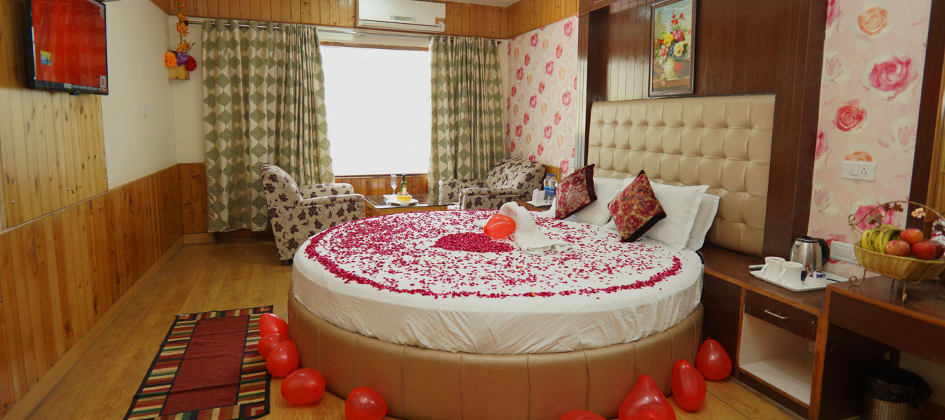 Honeymoon Suite With Round Bed 