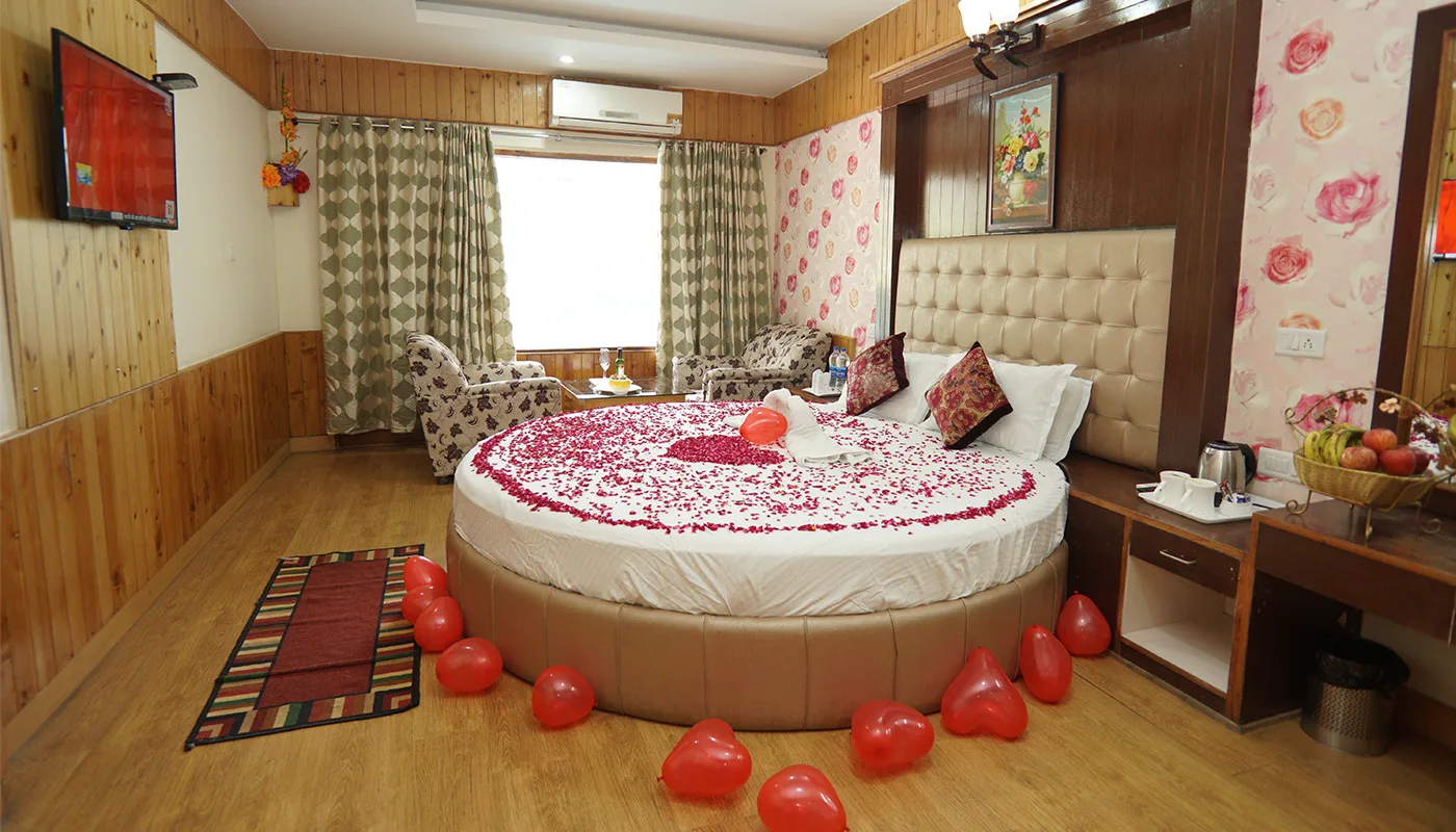 Honeymoon Suite With Round Bed 